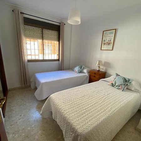 Apartamento Familiar En Barrio Reina Victoria Huelva Exterior foto