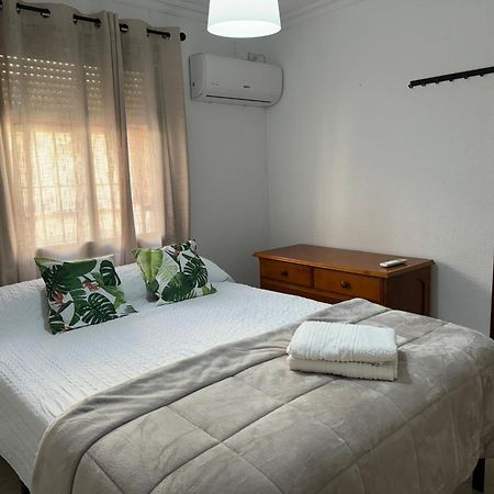 Apartamento Familiar En Barrio Reina Victoria Huelva Exterior foto