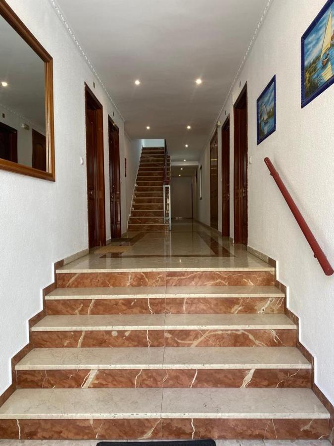 Apartamento Familiar En Barrio Reina Victoria Huelva Exterior foto